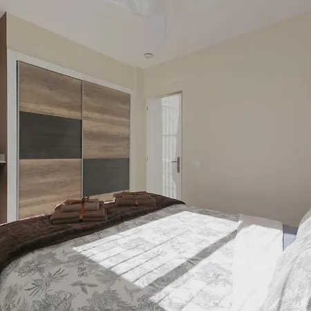 Stunning Within Nr Cristianos Apartmán *