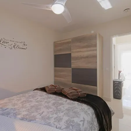 Stunning Within Nr Cristianos Apartamento