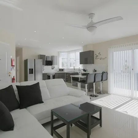 Stunning Within Nr Cristianos Apartmán